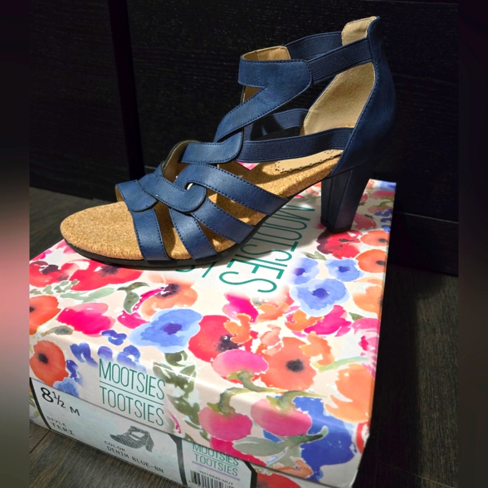 Mootsies Tootsies Blue Heeled Sandals In Size 8.5